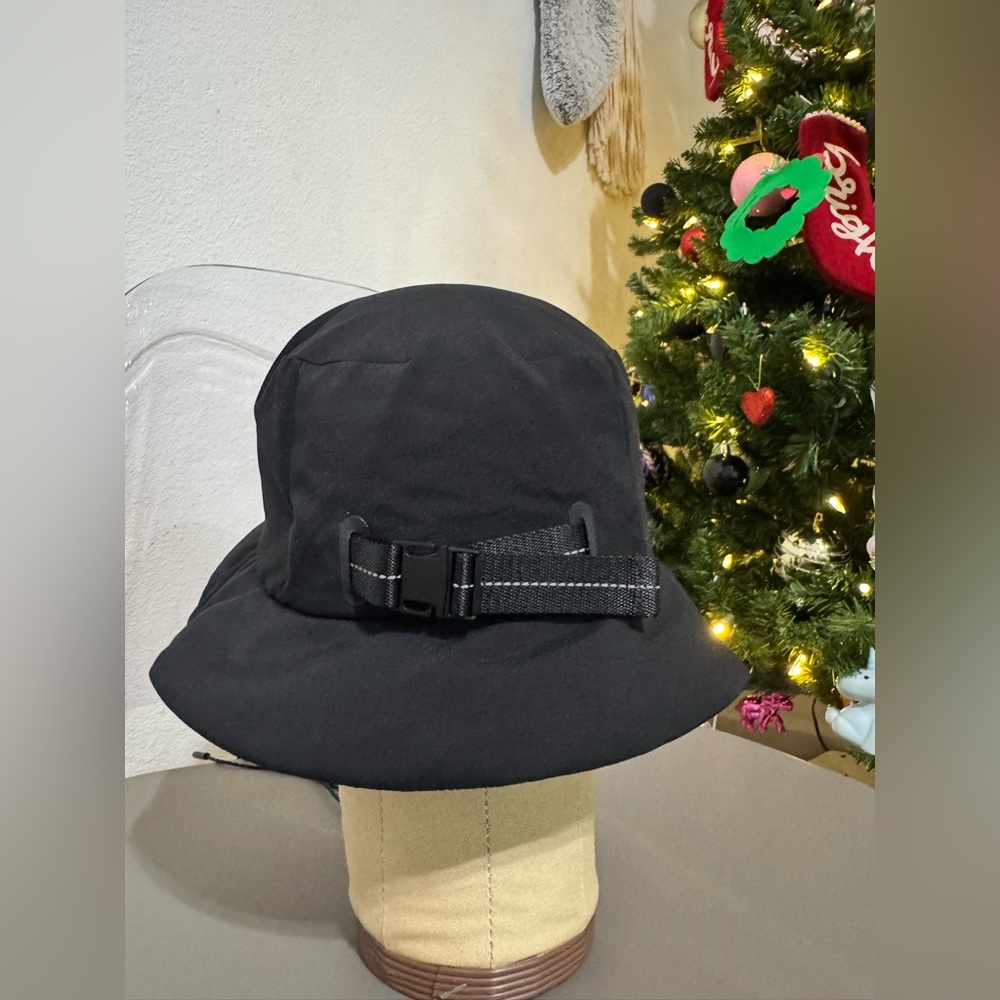Lululemon LAB Bucket Hat - Picture 3 of 7